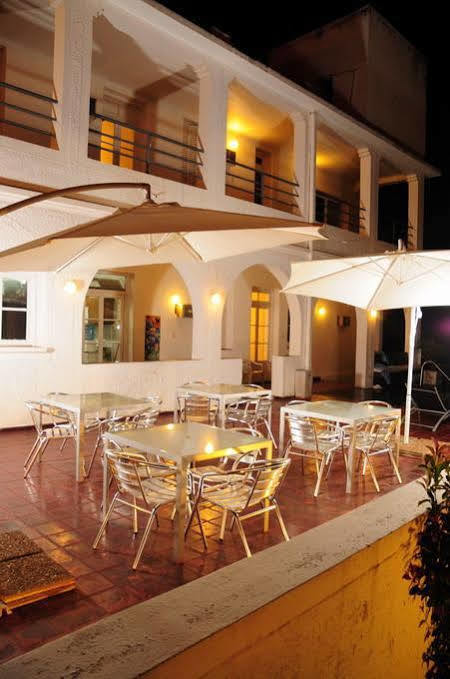 Hostal De La Costa Вилья-Карлос-Пас Экстерьер фото